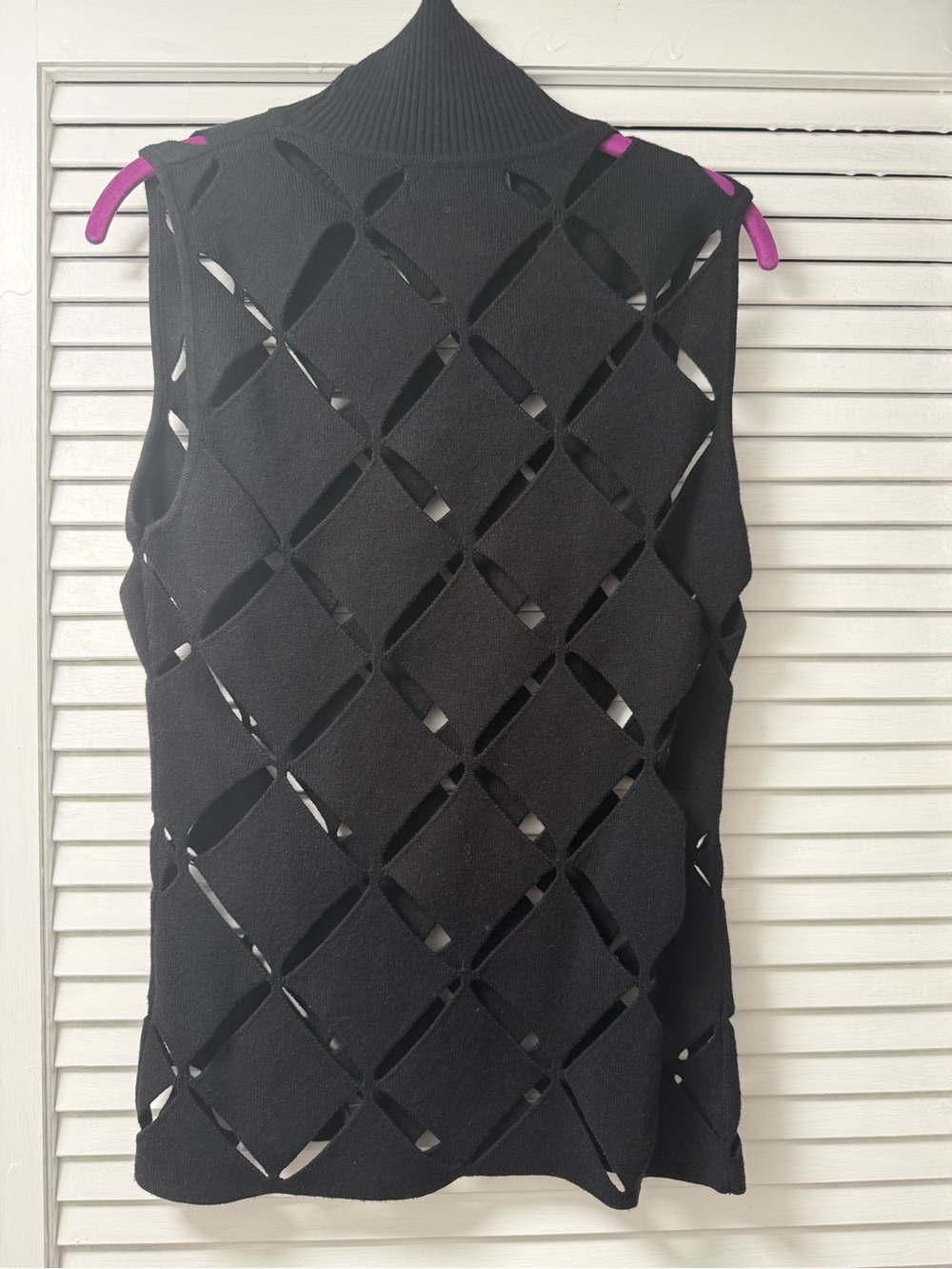 AKIRA Black Cutout Diamond Knit Sleeveless Tank Top